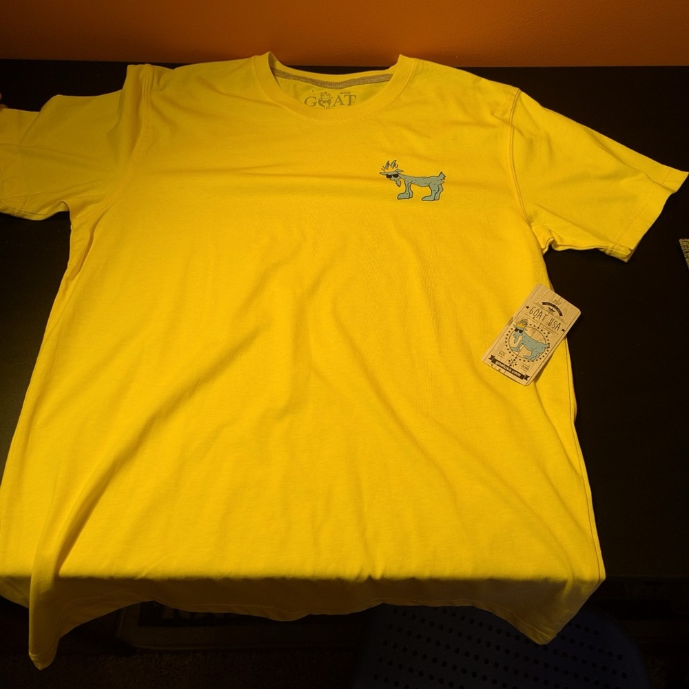 GOAT Men’s Yellow T-Shirt NWT